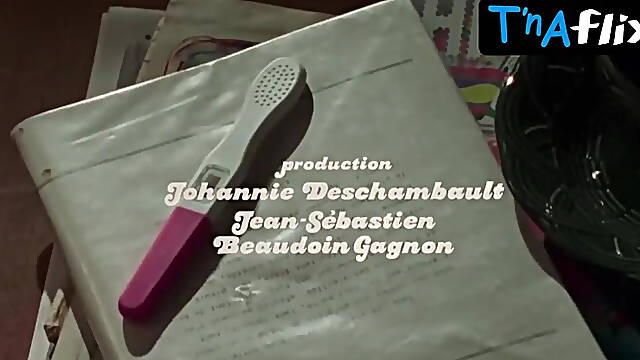 Florence Blain Mbaye Breasts, Underwear Scene in Faire Un Enfant