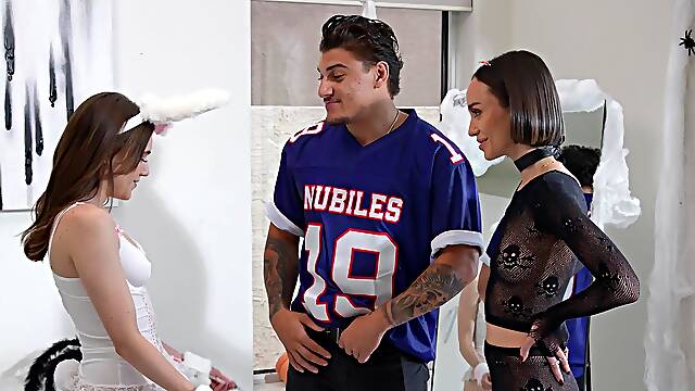 Hot ffm threesome with Christina Sage, Rose-Caarter, and Victor Ray