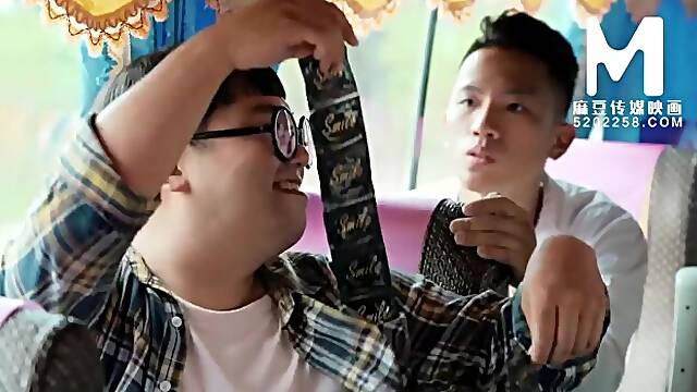Watch divine Su Cing Ge's dirt