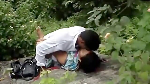 Dehradoun Bhabhi Hot MMS