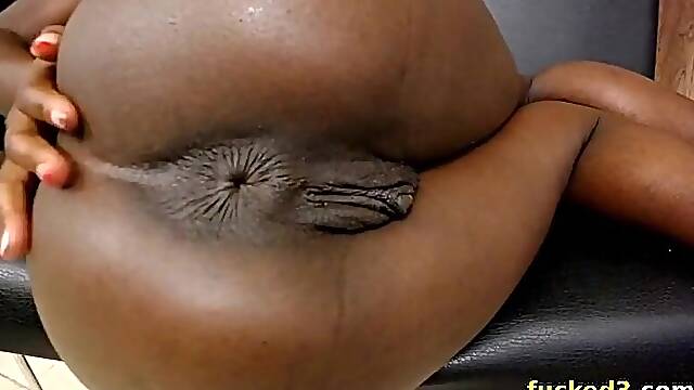 Sexy Black showing her piss hole up close