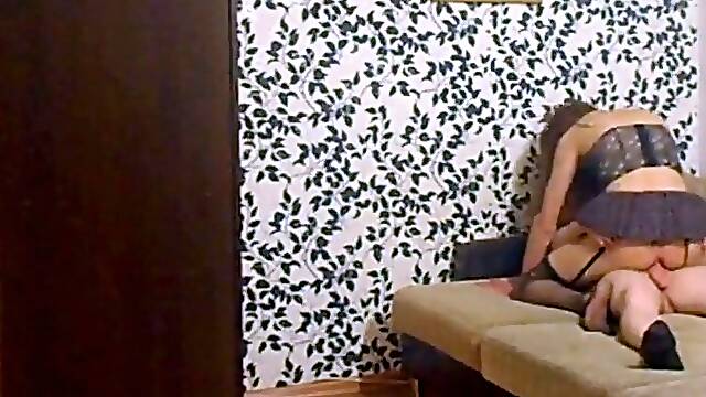 Bareback Amateur Anal with a Twink Crossdresser