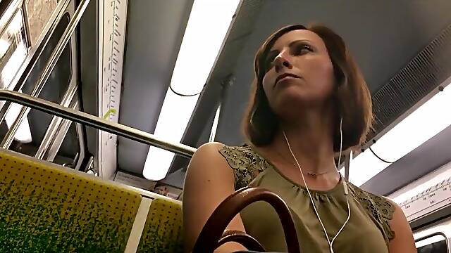 Candid feet faceshot