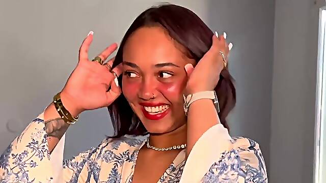 Ariana, 22, caregiver in Toulouse! - Jacquie et Michel TV