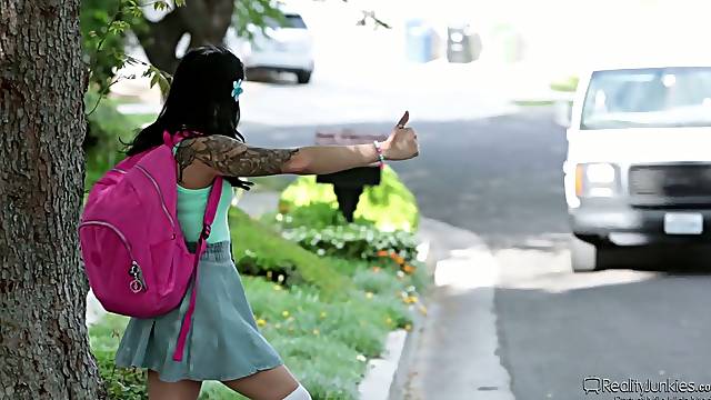 Cute tattooed teen Sadie Pop hooks up with one elder driver