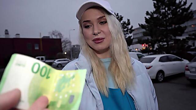 Playful delivery gal doesnt mind getting fucked by a public agent for money