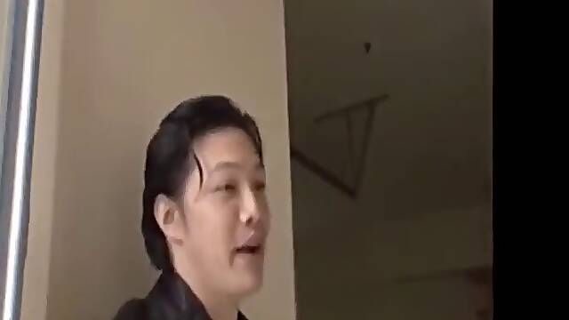 BEHIND THE SCENE FLUFFER