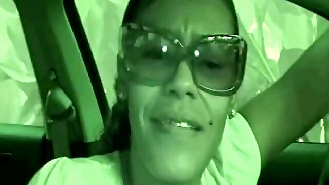 Blowing my dick by someones granny at a G Unit party