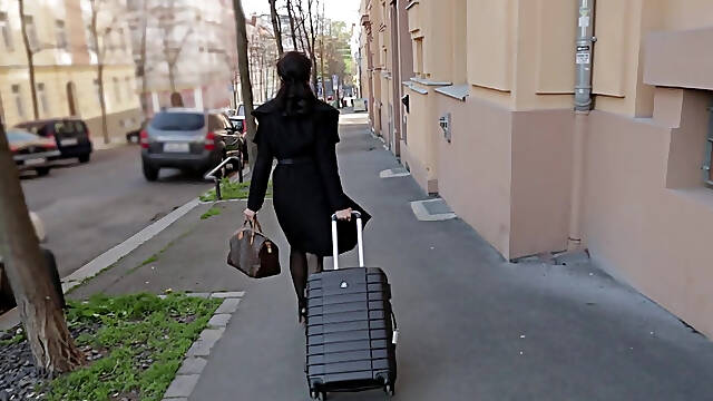 Kirschley Swoon thanking a guy by sucking and riding his dick