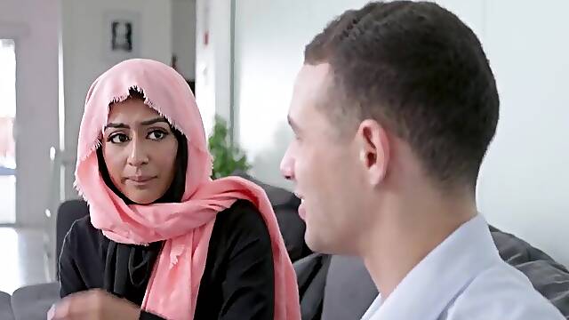 Hijab Chick Binky Beaz Fucked With Neighbour