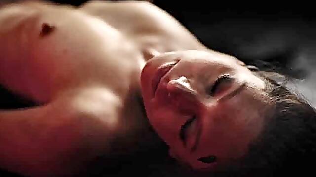 Talia Mint as ALIEN Hunter gets caught and drilled