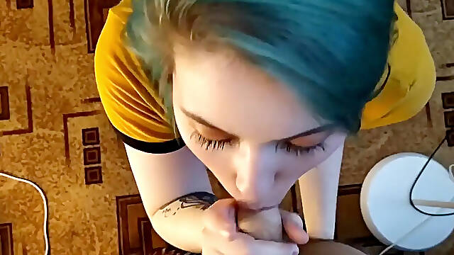 Teen Russian beauty deepthroats and cums on camera