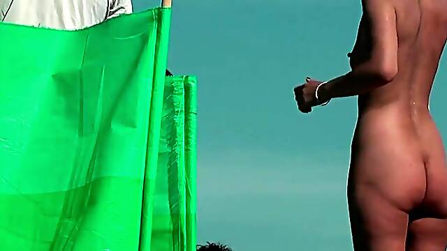 Real Nudist Beach Chicks Naked Ass On The Beach