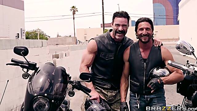 Charles Dera, Felicity Feline And Anna Bell Peaks - Bikers Found In Their Garage Kissing Tatooed Lesbians