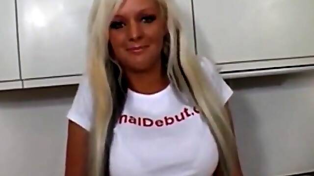 Naughty girl Sanne