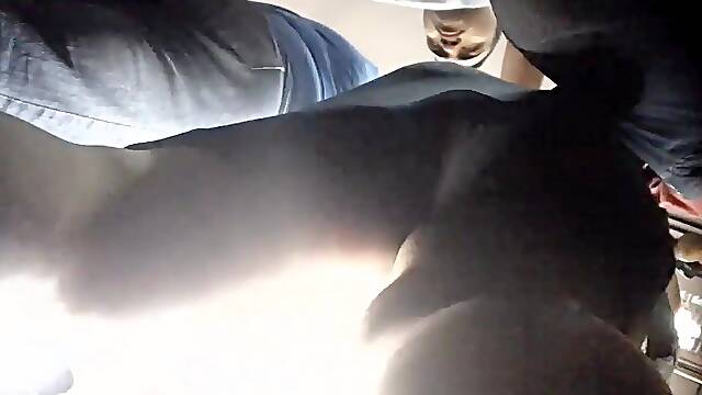 Encoxada en Madura Culona con Upskirt-parte 1