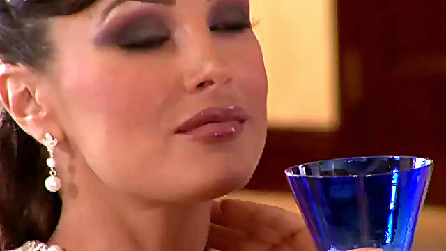 3rd Degree: Beneath the Sheets with Lisa Ann