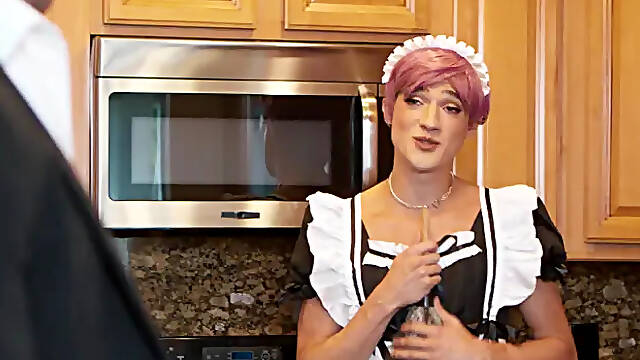 Men: Andy Adlers Secret Life as a Very Dirty Maid