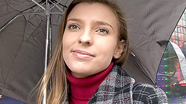 Real amateur czech chick sucks for some bucks