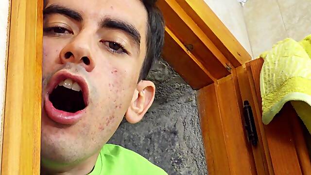 Jordi El Nino Polla fucks booty MILF in the shower