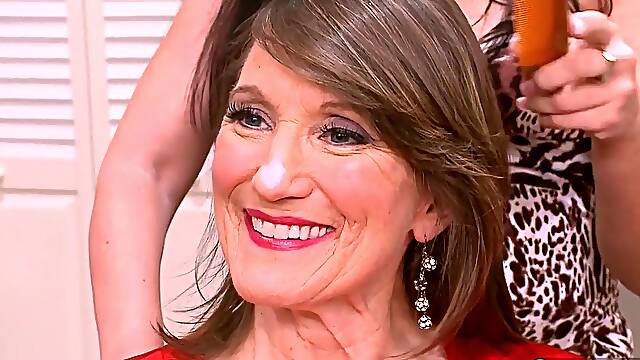 GILF Donna Davidson Goes All The Way