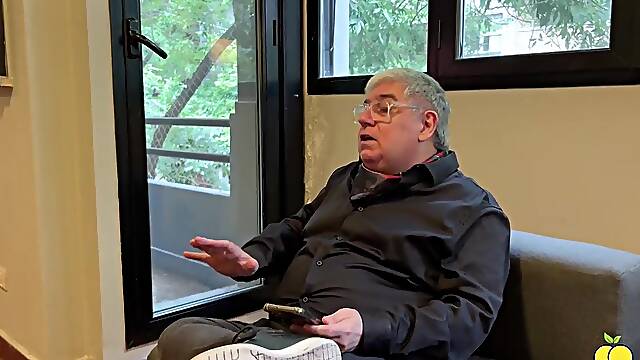 Psychologist creates a woman with artificial intelligence so that a youthful stud can have a fun sex