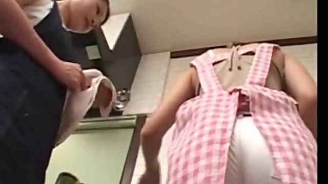 Uncensored japanese porn Girls kissing How lesbian tens