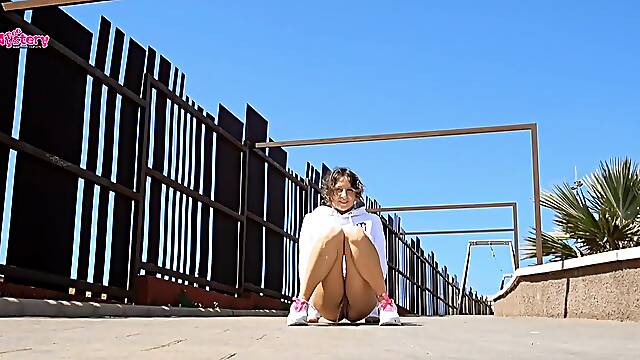 Tons of pee from a lewd playgirl