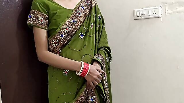 Desi Indian Bhabhi aj mat jaao office bht mood hai aaj karne ka pati samjh kar deevar se apni gand marwai in Hindi audio