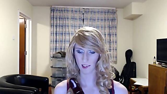 Blondie crossdresser