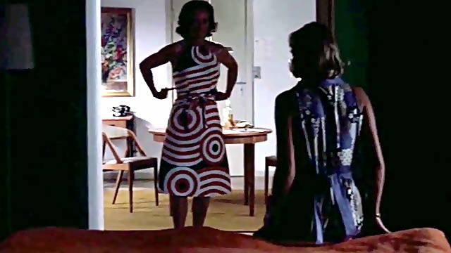 Sapphic Seduction - The Temptation of the Older Woman