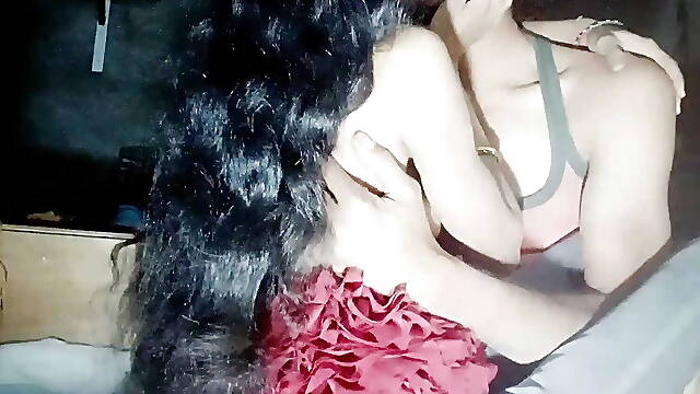 Chocolate day ke din Chocolate de ke tight padosan ke boobs dabaye 