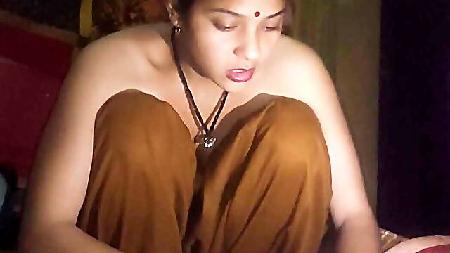 Hot Indian Desi sex with wife in her periods 