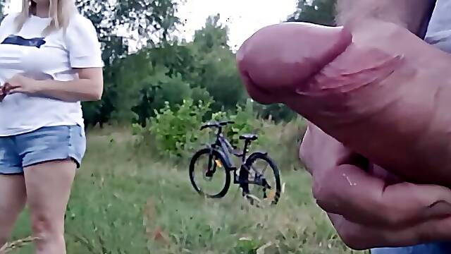 OMG !!! Man flashes and jerks off dick near unknown girl.