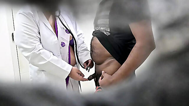 Lucky patient got a beautiful doctor to satisfy his sexual desires in a clinic