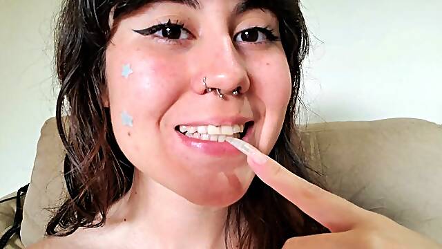 Showing my Long Natural Nails in a close up, scratching and licking!!