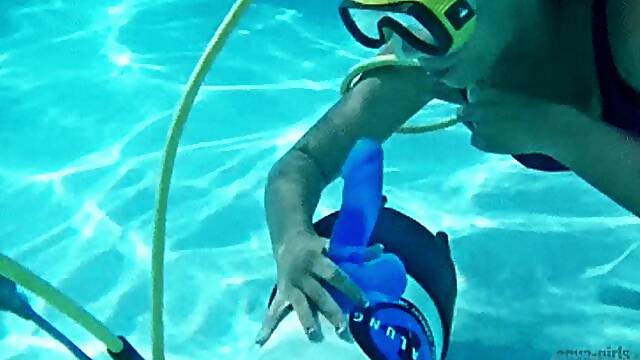 384 - Candys Greeting to her Boyfriend (720p)