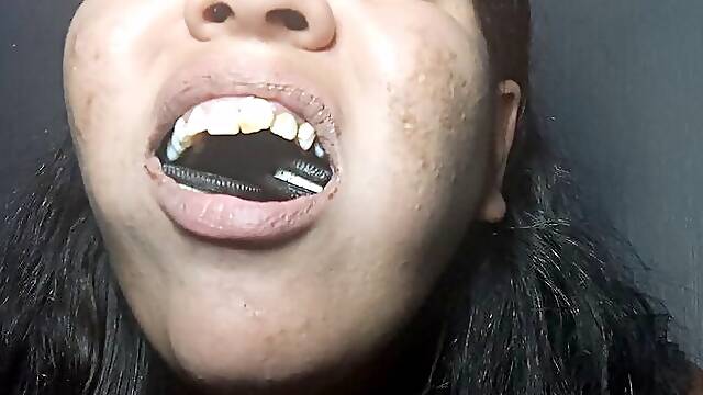Cookie lover- ASMR And chewing Sounds