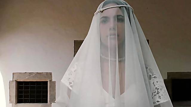 Brunette Latina Apolonia Lapiedra moans while being fucked hard