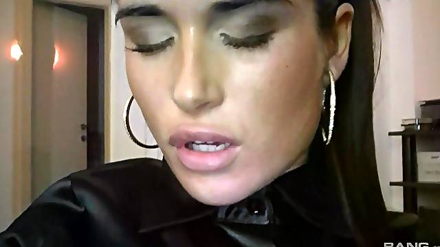 Insane toy solo by a lovely babe half naked