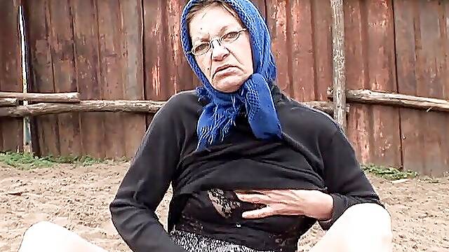 Naughty mature whore is getting banged outdoors by a horny guy