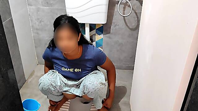 Komal had accompanied him into the bathroom to pee.