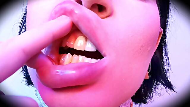 Giantess Lure - Mouth Exploration, Uvula