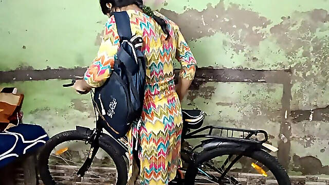 After Coming Home From College, the Desi Girl Was Hard by Her Boyfriend.