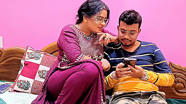 Jab Aged Teacher Ko Sara Hua Pussy Fuck Karte Hain Koi Student,, Thokta Hain Apne Big Penis Se