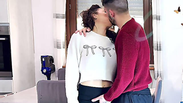 The Anal Fanatics of an Italian Housewife Who Wants so Much to Get Her Asshole Broken!