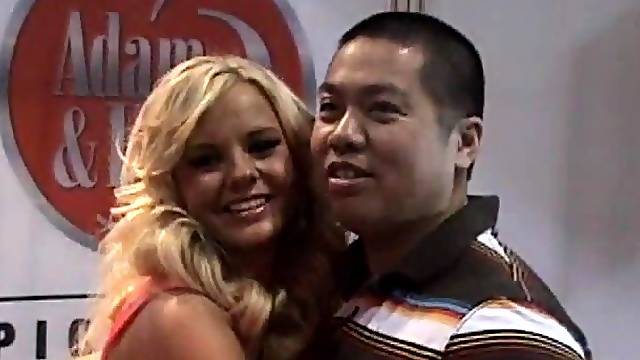 Good looking princess Bree Olson wins a beauty contest - HD